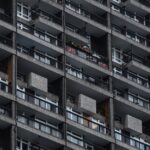 Sklápěcí balkonový stůl na zábradlí: výběr, měření, montáž bez vrtání a reálný rozpočet
